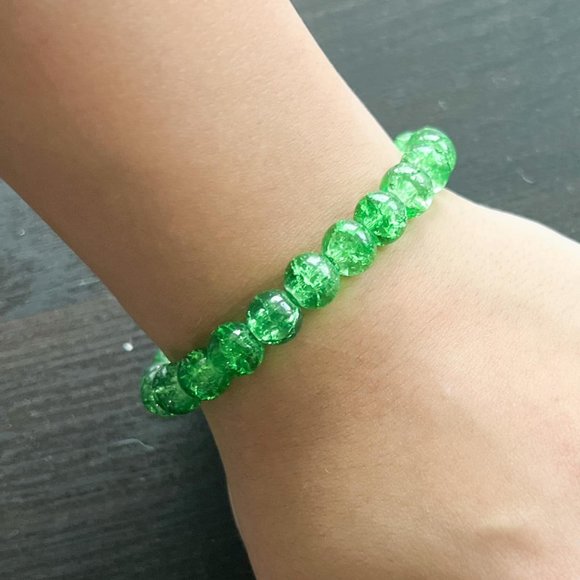 Light Green Crystal/Glass Beaded Bracelet - Picture 1 of 1